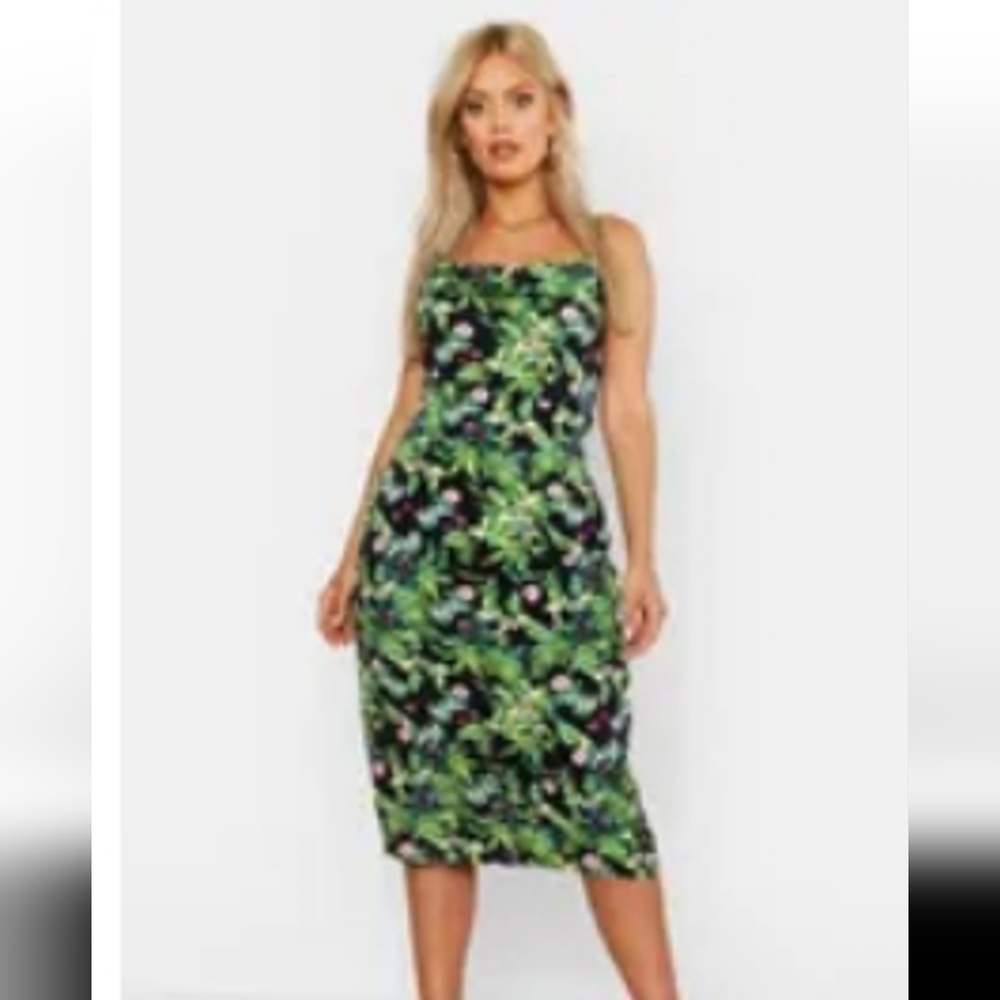 Boohoo Plus Black Floral Mini Dress